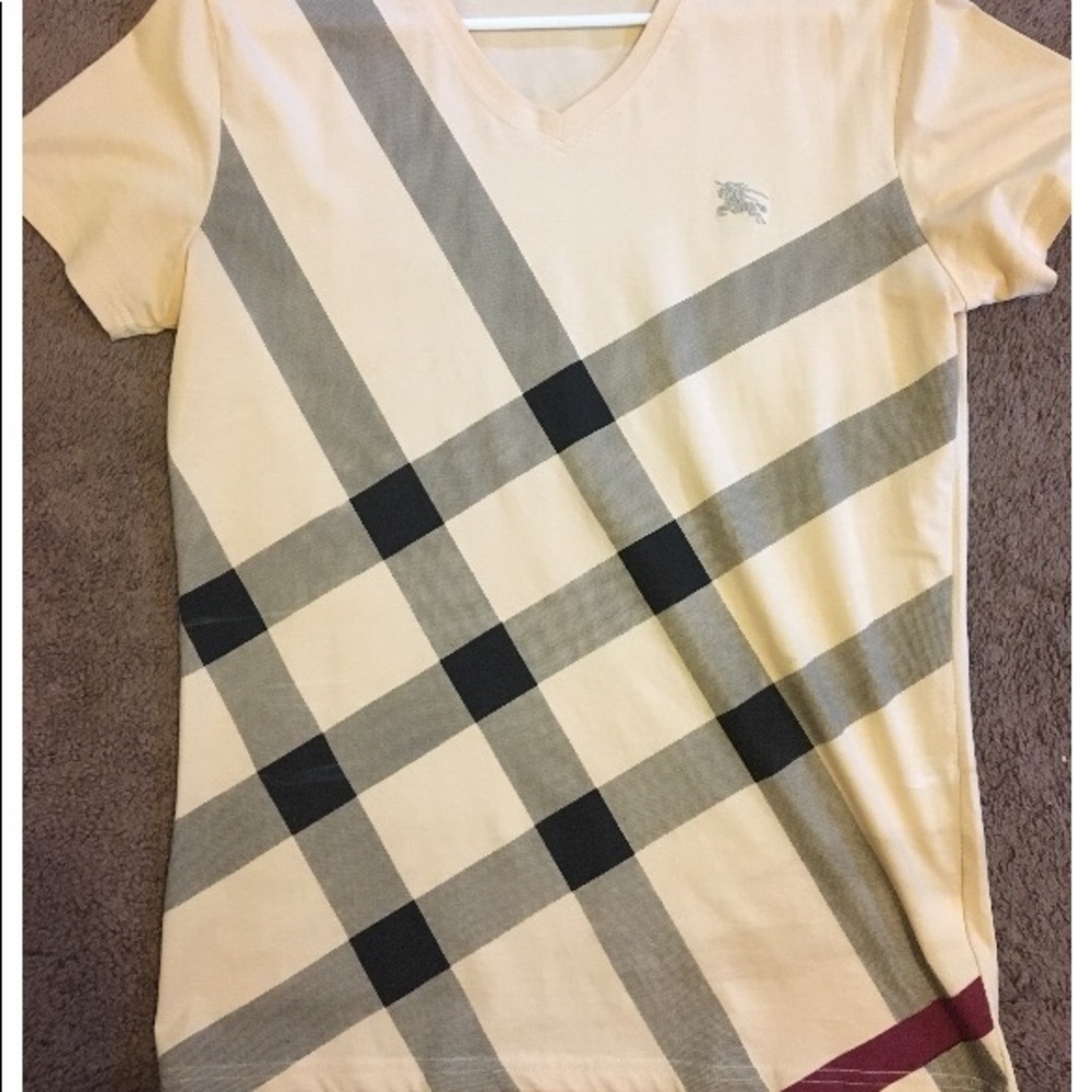 Burberry Men’s Medium V Neck Shirt